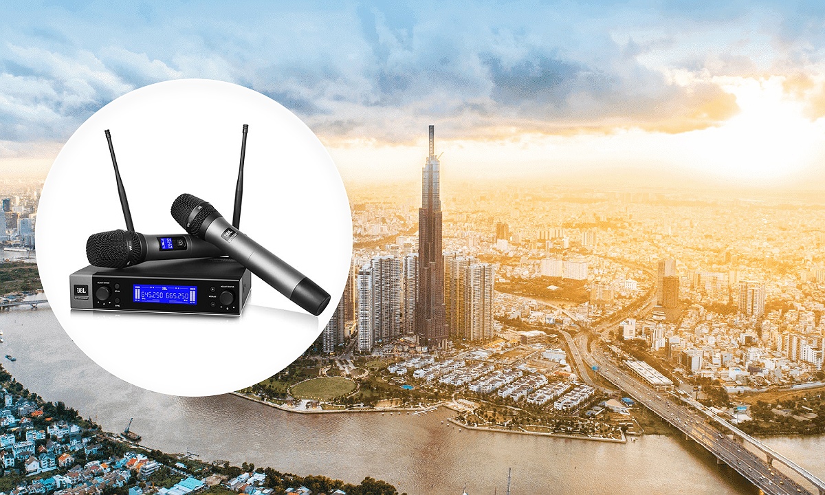 Micro không dây giá rẻ tại Bình Thạnh mang đến sự tiện lợi và chất lượng âm thanh tốt cho người dùng karaoke gia đình và sự kiện nhỏ.